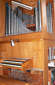Die Orgel halb zusammengebaut